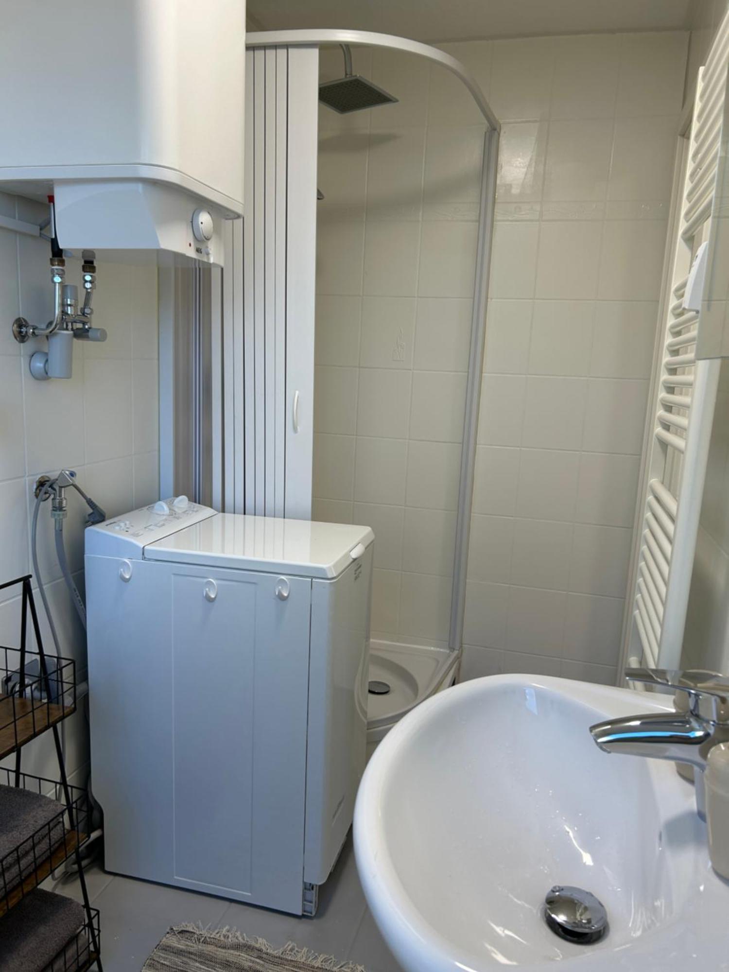 Schoene 1-Zimmer Wohnung Am Bahnhof 2 Parkplaetze ゾントホーフェン エクステリア 写真